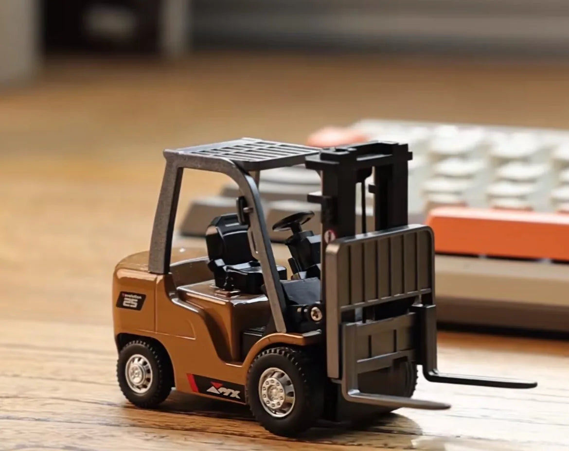 New 1/64 Remote-Controlled Alloy Forklift Engineering Vehicle Tabletop Toys Model Collection Gift For Boys