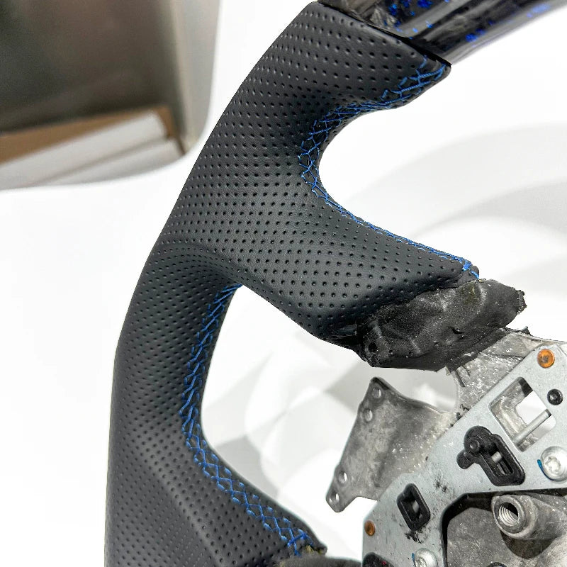 Carbon Bos Racing Wheel for Ford Steering Wheel Forged Carbon Fiber for Ford Xr6 Mk2 Ford Falcon Perforated Leather Car Handle