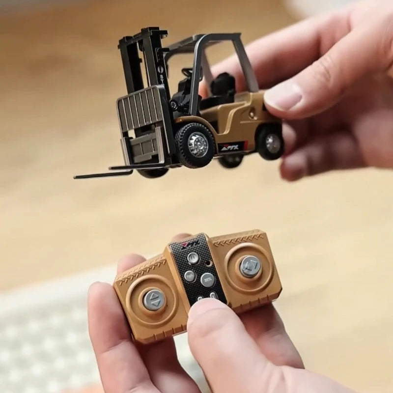 1/64 Remote-controlled alloy forklift Engineering vehicle Tabletop toys Model Collection Gift For Boys